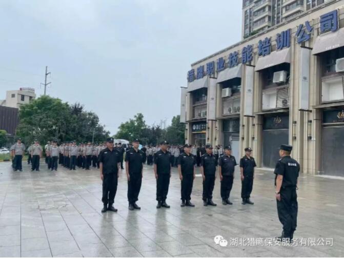 大練精兵強(qiáng)素質(zhì)，規(guī)范隊(duì)伍樹(shù)形象